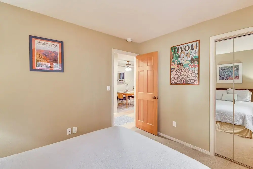 Lake Tahoe Corner Condo w/ Hot Tub, Beaches Nearby