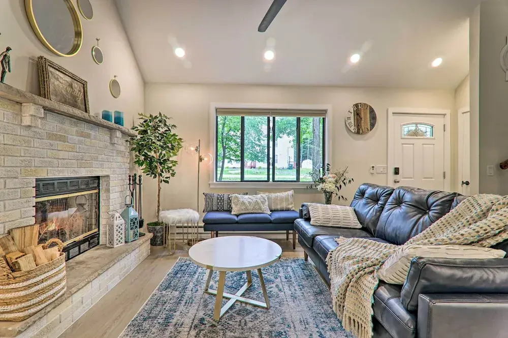 Lake & Pool Access: Home Near Tobyhanna State Park