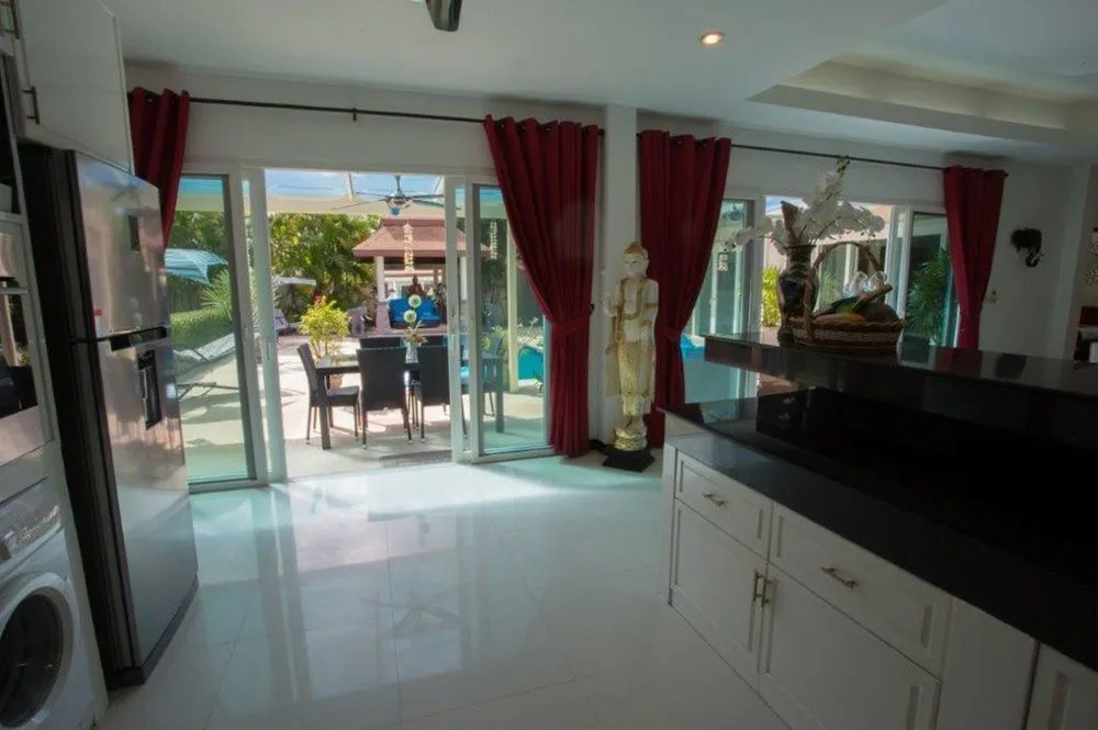 Cophi Villa 3 bd pool villa Nai harn