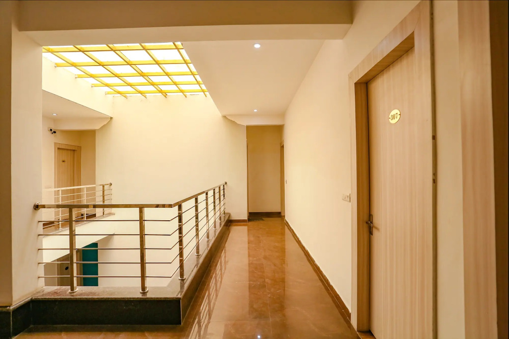 Hotel Sky Rise Inn Near Medanta - The Medicity, Gurugram