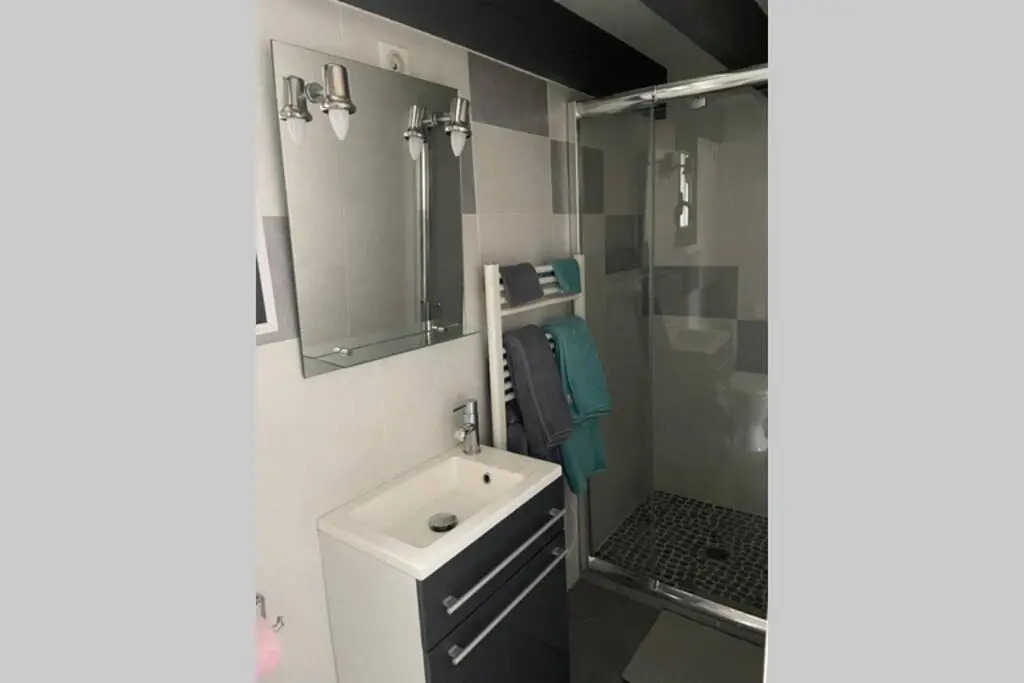 Joli studio avec jacuzzi et terrasse privée
