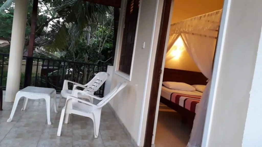 Golden Beach Rest