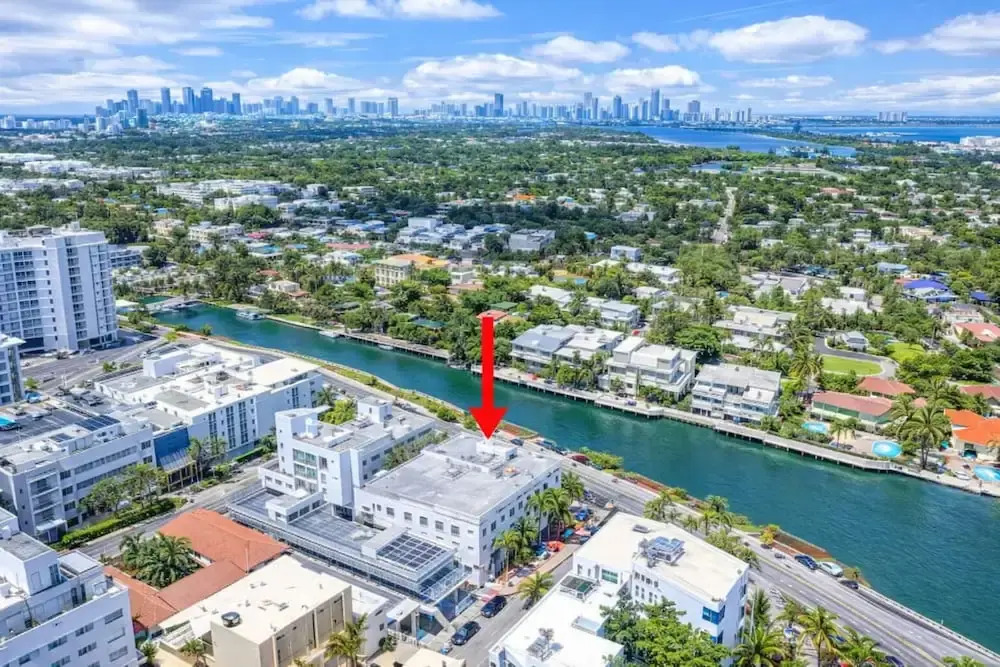 Relaxing Miami Beach Getaway Near  Ocean