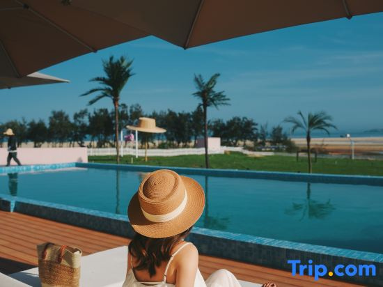 Platinum Whale Coastal Resort