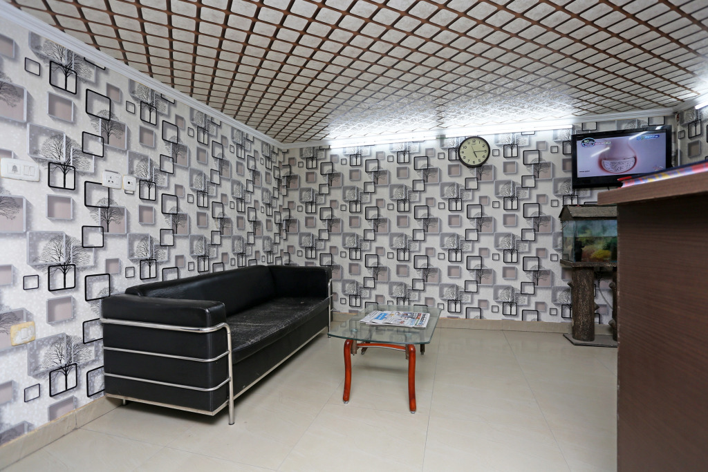 OYO 9786 Hotel Aerolook