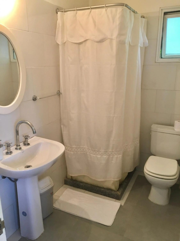 Apartamento con excelente ubicación, vista al Rio y Piscina climatizada