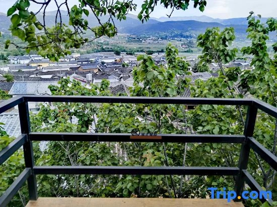 Shaxi Thirty-Three Mountain View Homestay