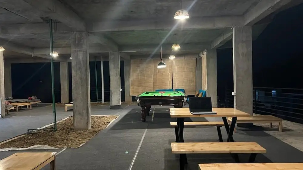 Flyscape Hostel