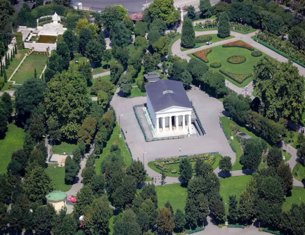 Studio in Vienna Near Museumsquartier