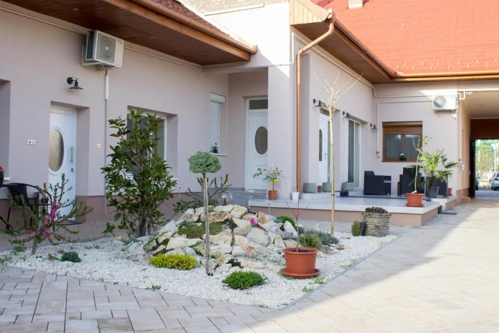 Makotel Apartmanház