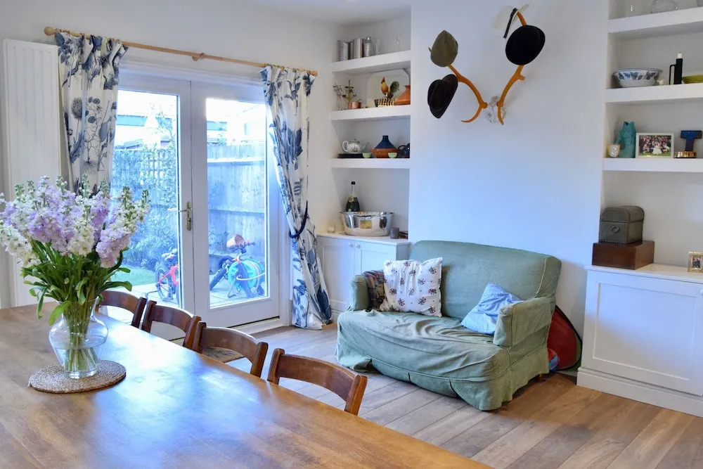 Luxury 3 Bedroom Family Home With Garden