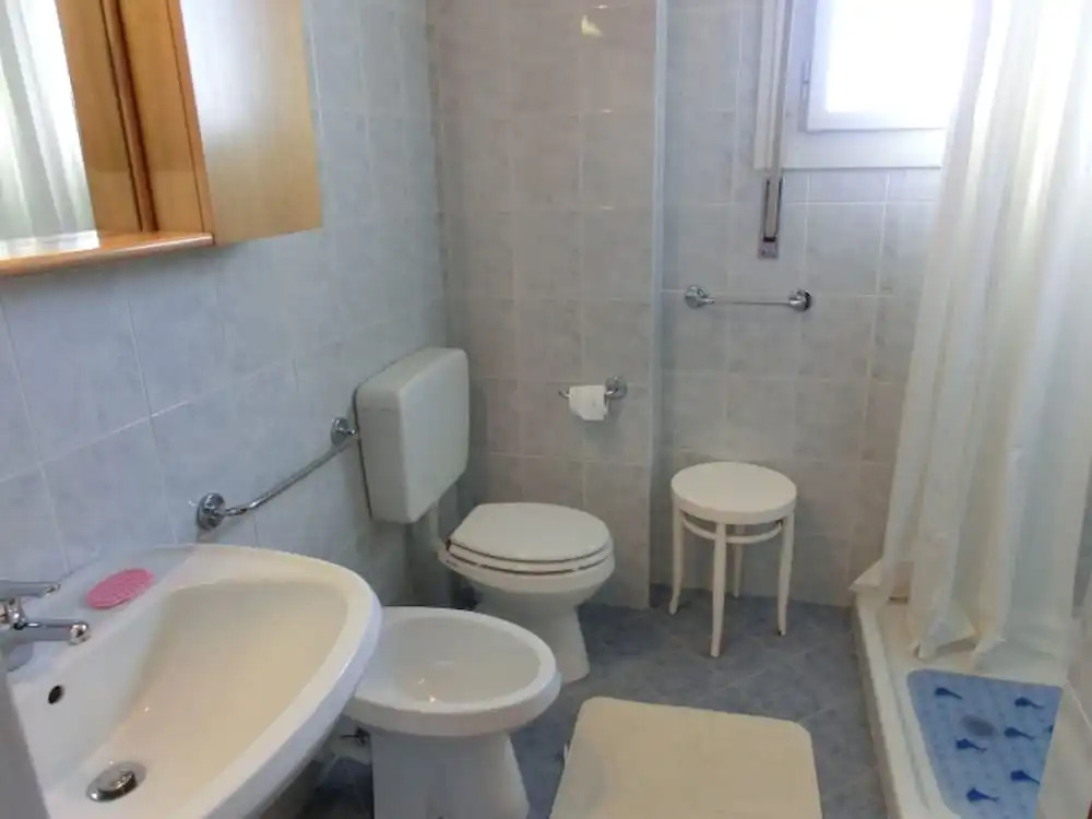 Elegant Renovated Flat on the 11th Floor With Lift and sea View by Beahost