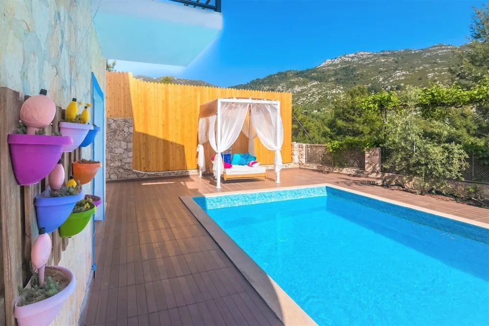 Korunaklı Villa Lavanta