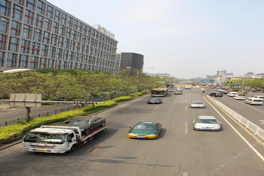 7 Days Premium (Peking Union Medical College Hospital Chaoyangmen Dongsi Subway Station)