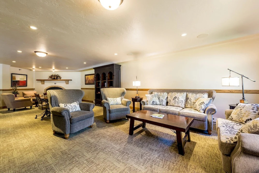 Phoenix 207 2 Bedroom Condo by Redawning