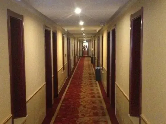 Hejin XinGeng  JinDing Hotel