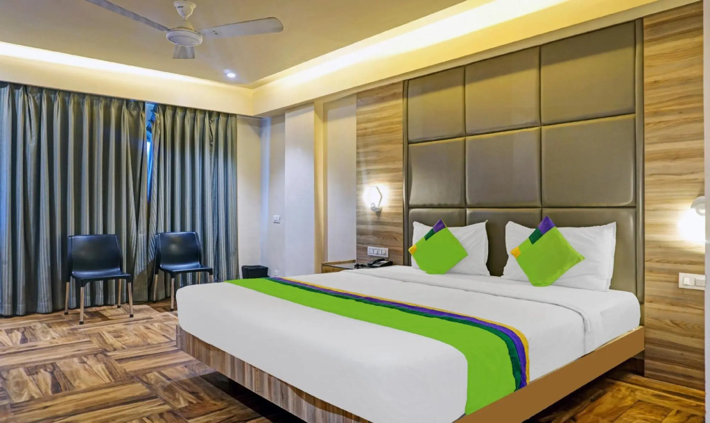 Classic Square by OYO Rooms