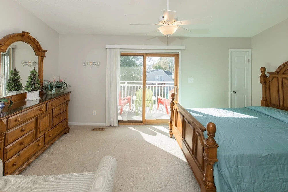 1734 Baltic Avenue 2 Bedrooms 2.5 Bathrooms Condo