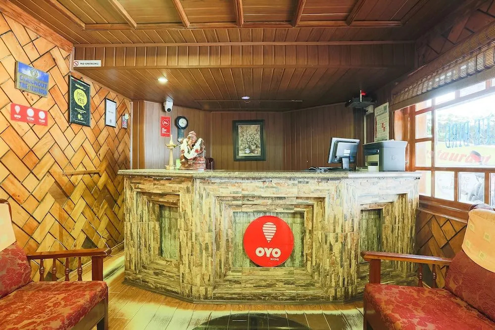 OYO 48910 Hotel Blue Bird