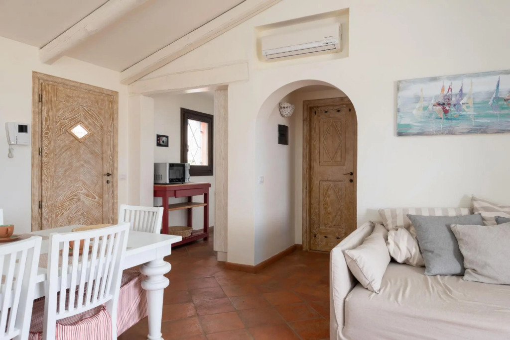 Apartment has a double bedroom with sea view, a bathroom with a shower, large living room with sofa--MOLARA 3_PP