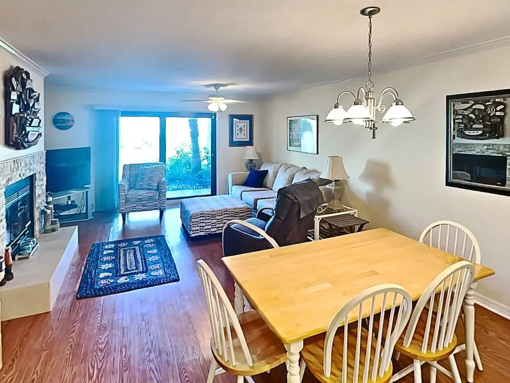 Sea Winds 52 by Distinctive Beach Rentals