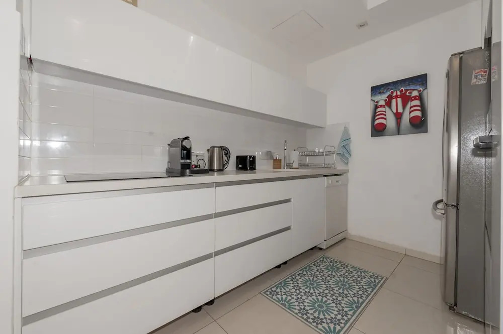Superior & Spacious.over TLV Mall