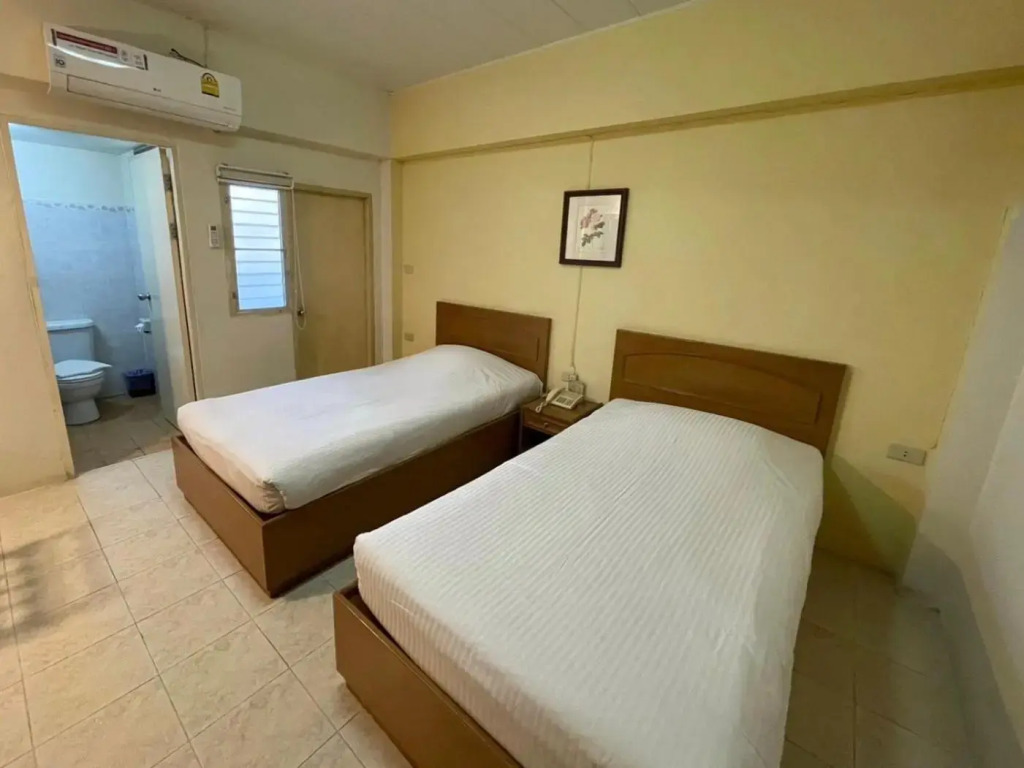โรงแรมมูนแอนด์ซัน Moon and Sun Hotel