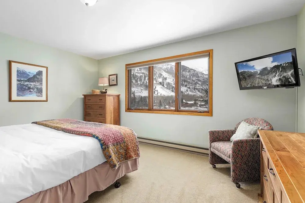 Riverside Condos B204 by Avantstay Condo Close To Downtown, Town Park & Ski Lift #8