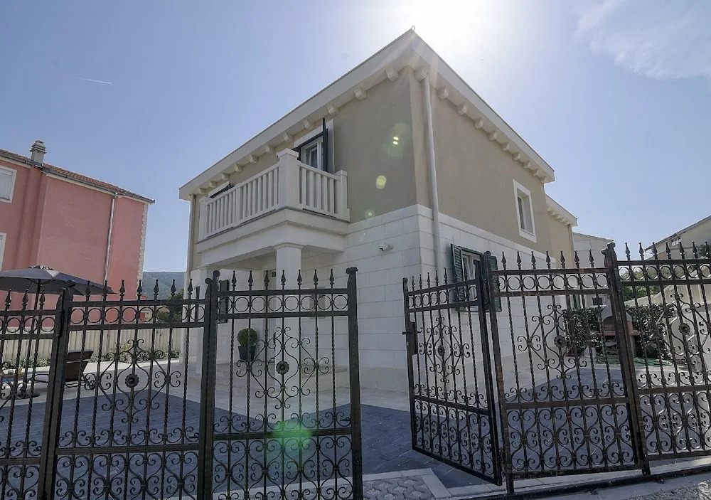 Villa Kami