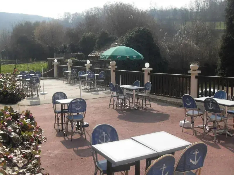 Restaurant & Chambres dHôtes LEau Vive