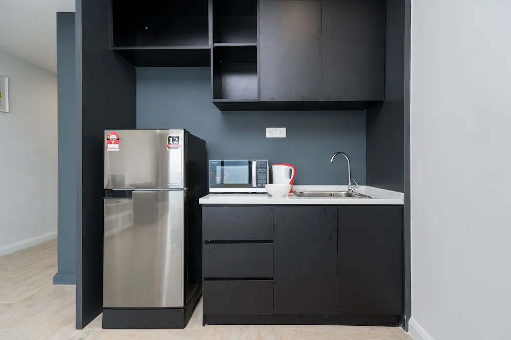 OYO Home 44050 Essential Studio Empire Marriot