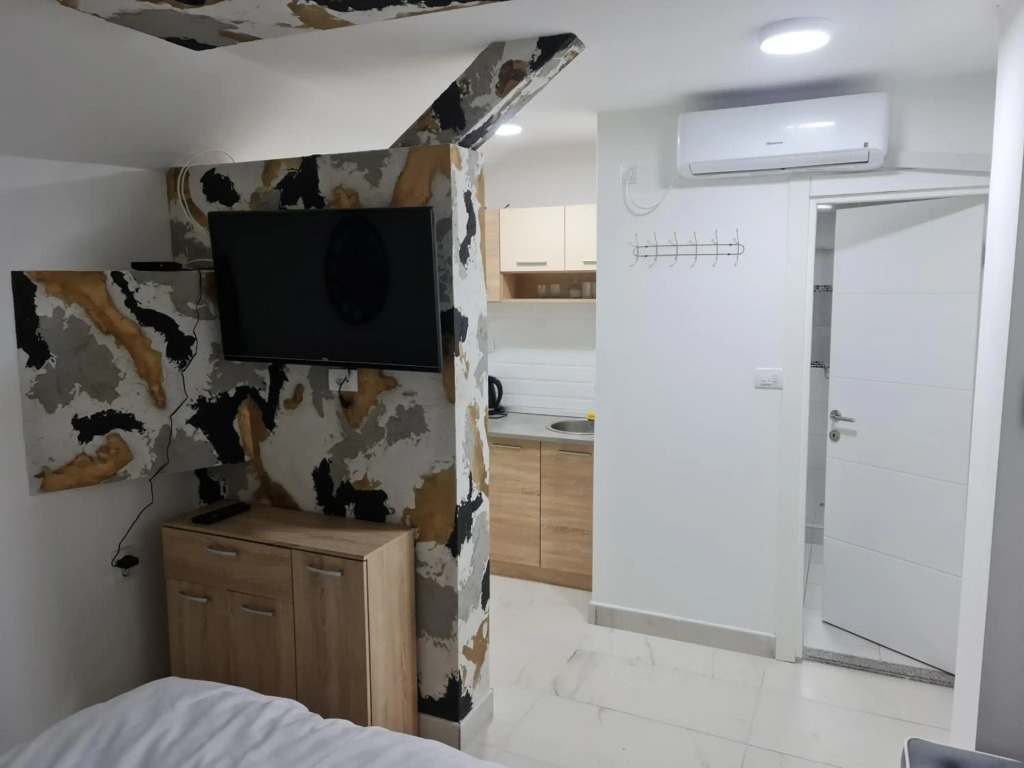 River side suites
