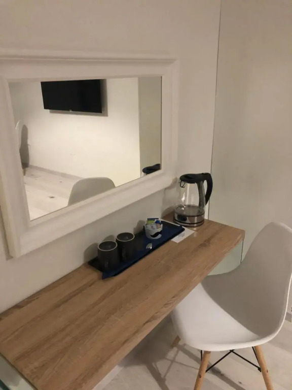 Al 40 B&B
