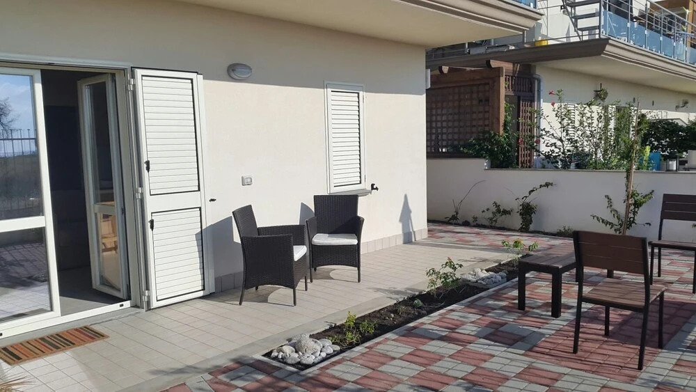 Roseto Beach Club Apartment With Garden Beach Front