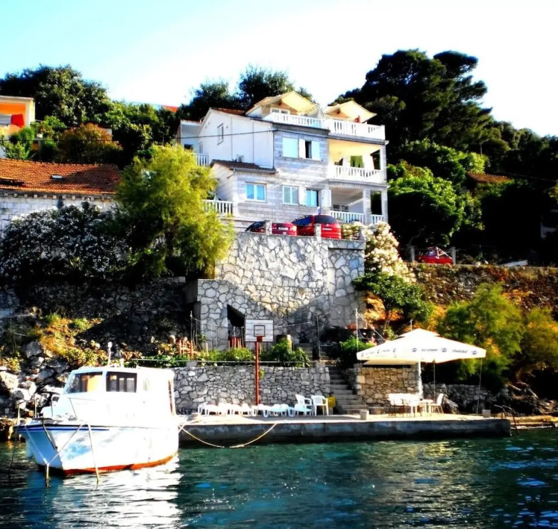 Ivo - 20m From the sea - A2
