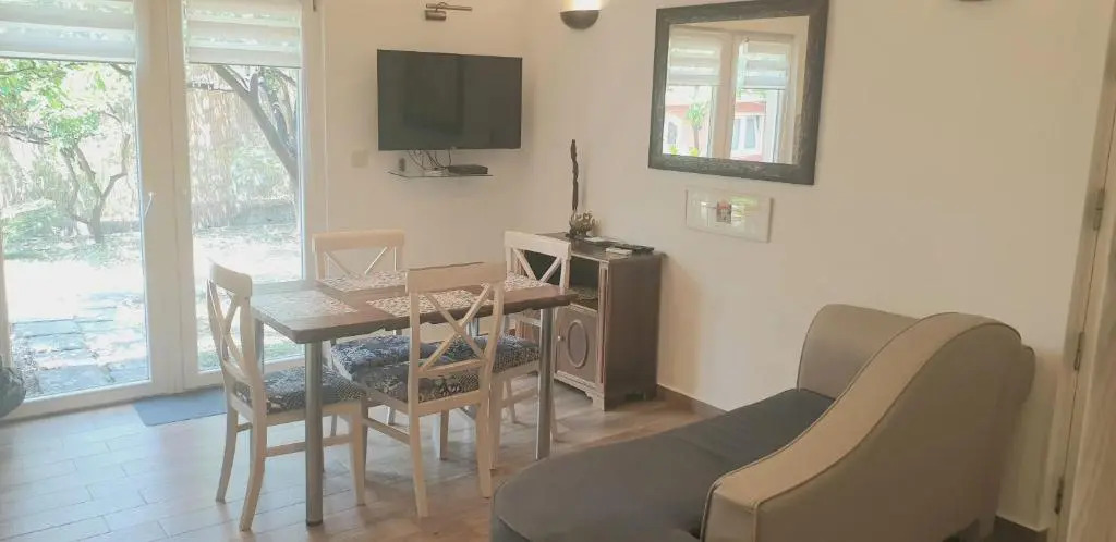 Garden apartmant near sea