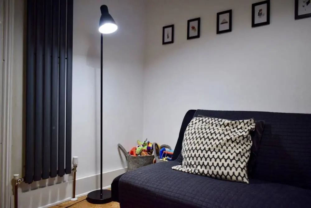 Cosy Flat in Great Location by Station