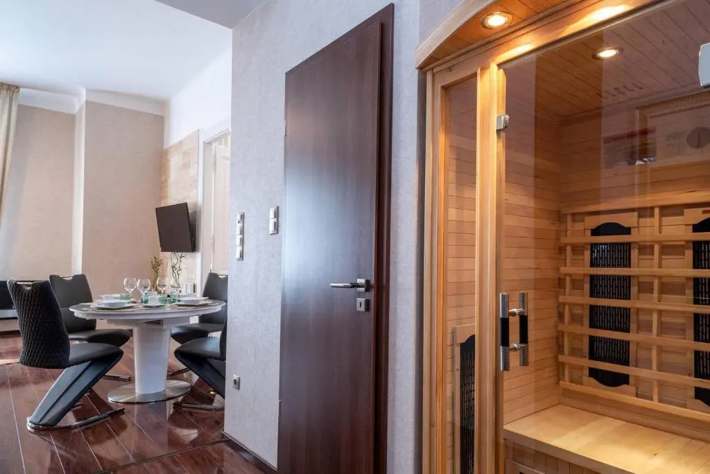 Central Luxy design apartment