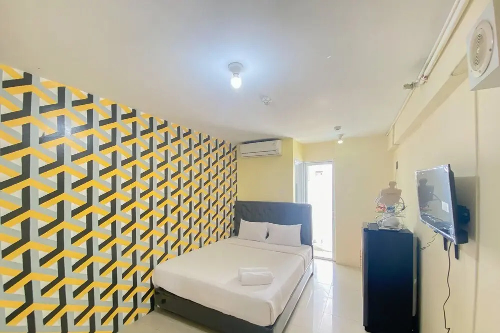 Fancy And Nice Studio At 18Th Floor Bassura City Apartment