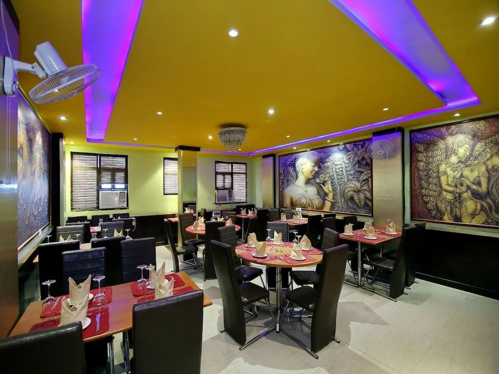 Treebo Green View, Noida