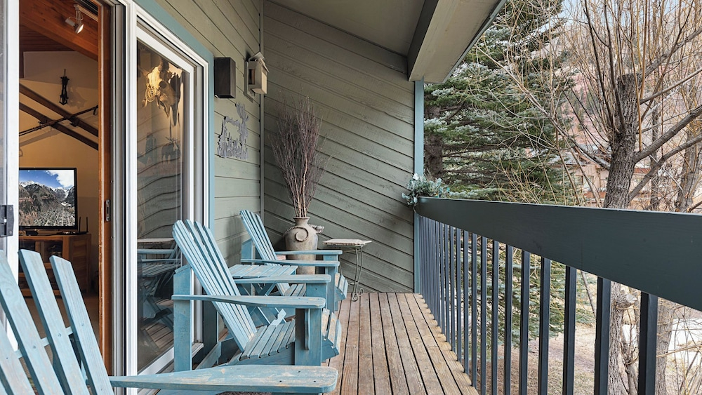 Riverside Condos B101 by Avantstay Condo Close To Downtown, Town Park & Ski Lift #8
