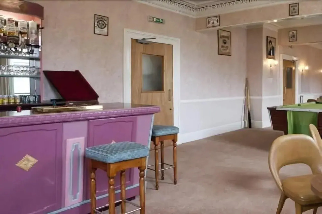 Waverley Hotel