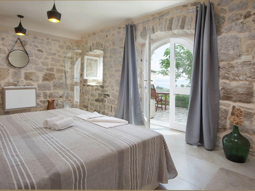 Villa in Podgora with Pool near Beach