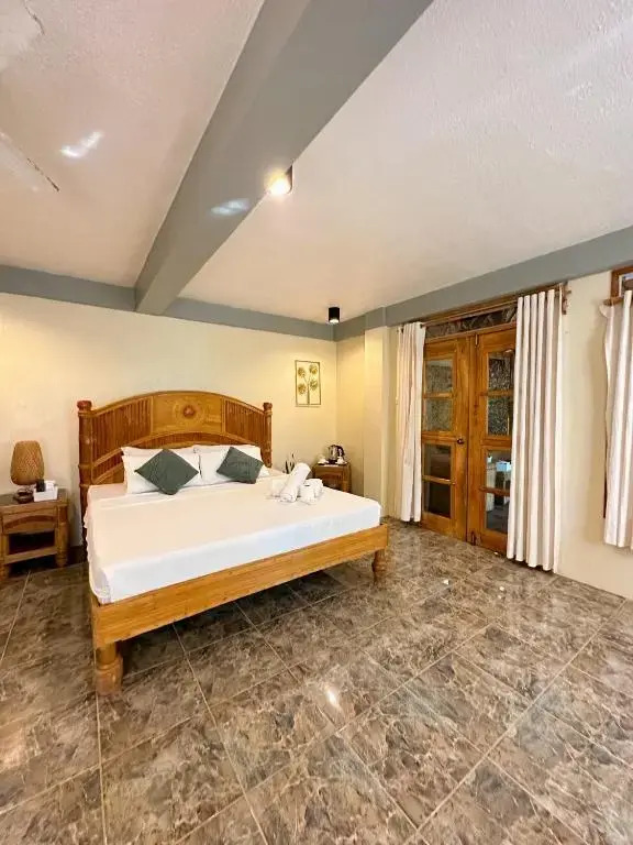 Tahanan Resort & Sunset Beach Club