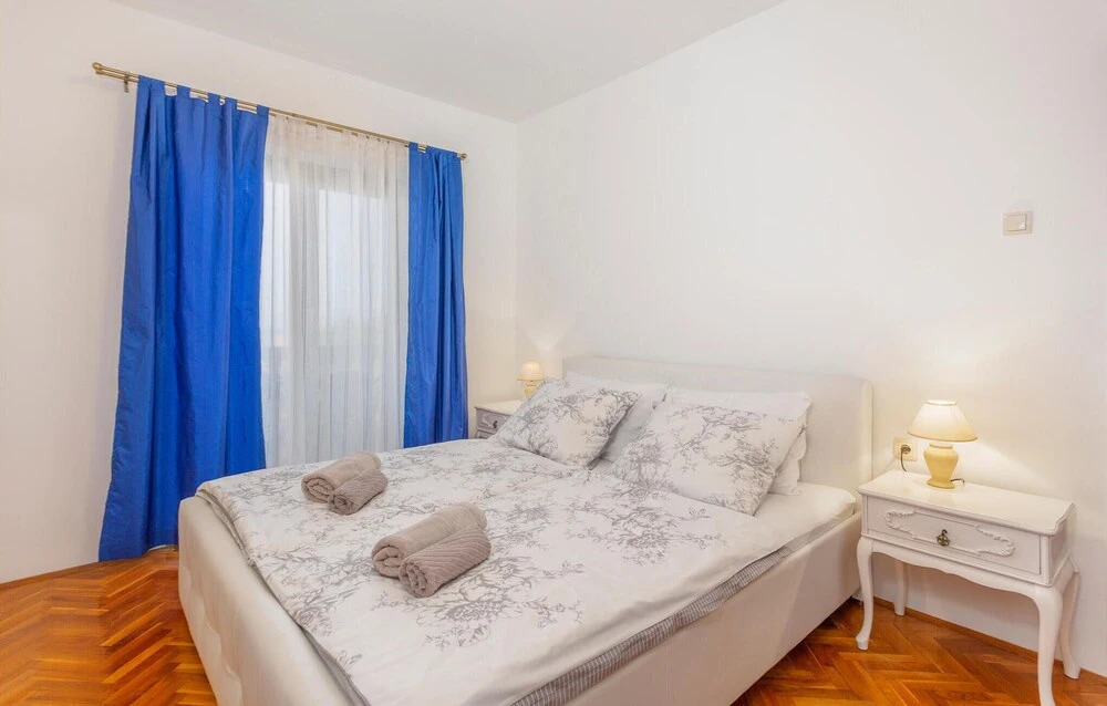 Stunning Apartment in Malinska With Wifi and 2 Bedrooms