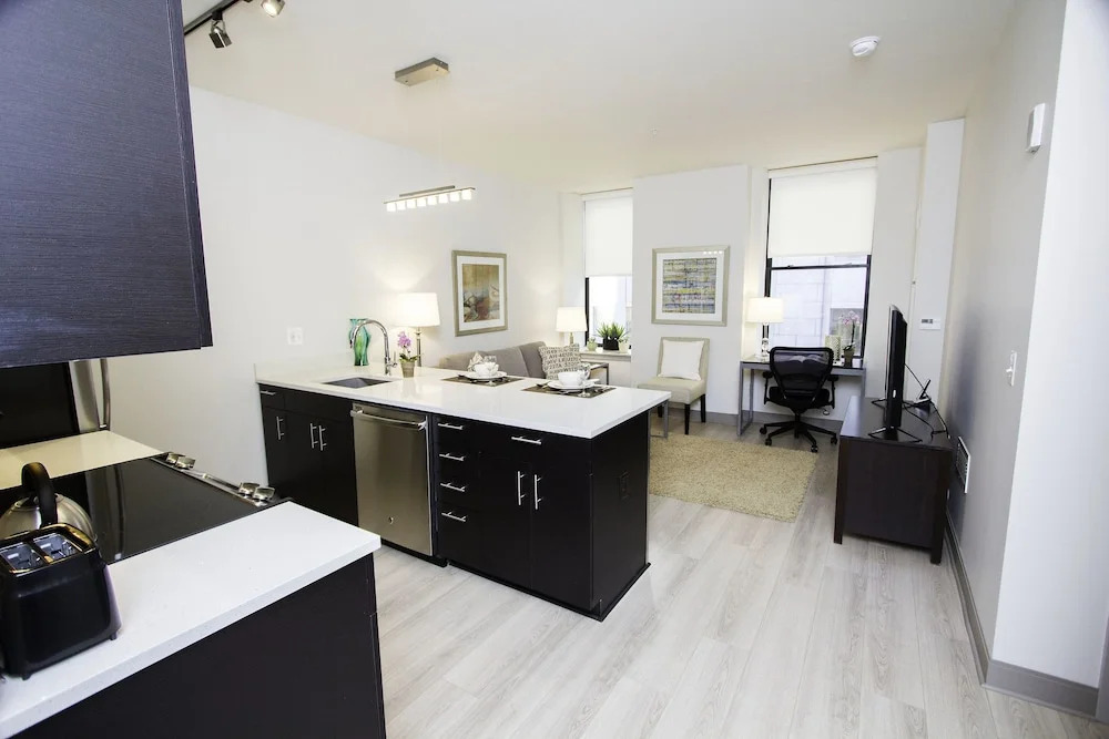 Cook City Suites - 1338 Chestnut Street