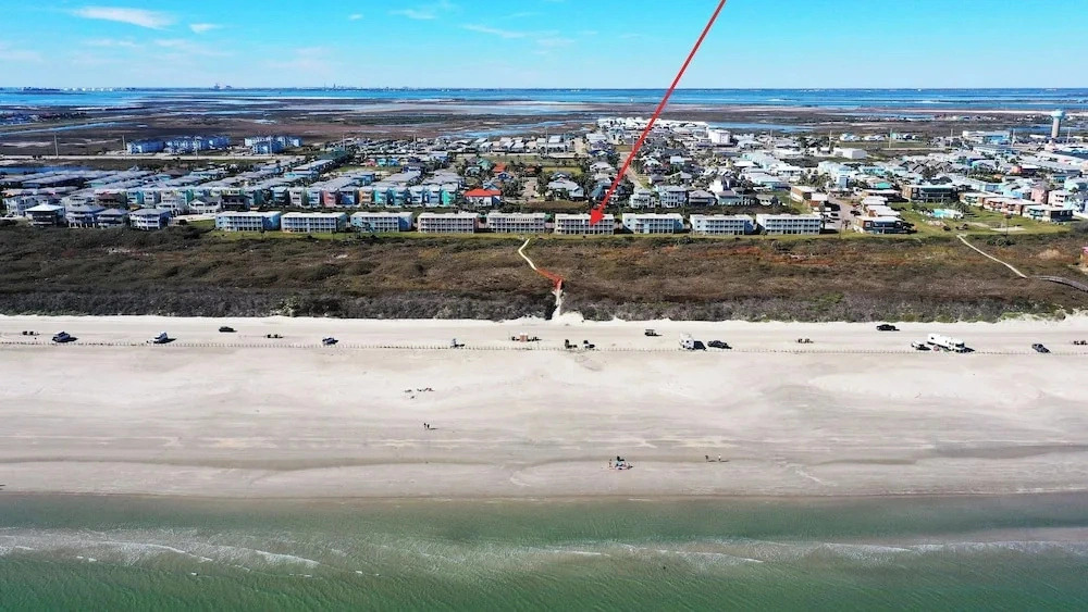 Ocean View Efficiency by Avantstay Walk to Beach + Boardwalk + Golf Cart Zone 2 Pools + Pickleball Access