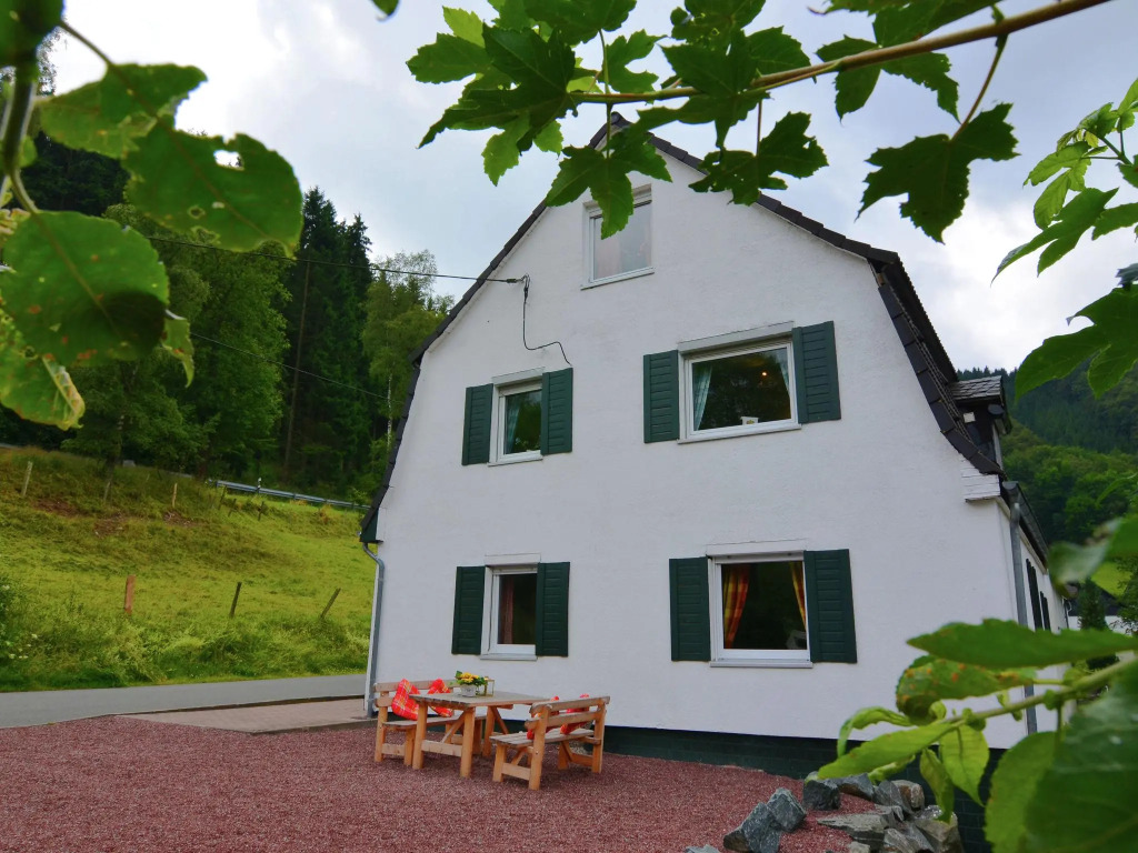 Inviting Apartment in Elpe with Garden