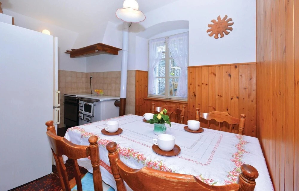 Stunning Home in Stari Grad With Wifi and 3 Bedrooms