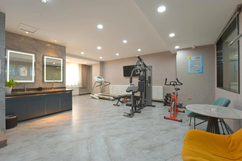 Super 8 Select Hotel (Yangzi Jiang Road Hongshan Park Branch)